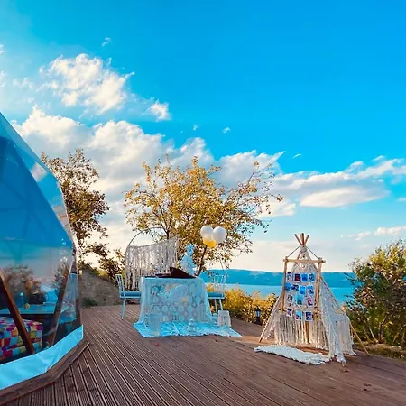 Phalesia Glamping Hotel