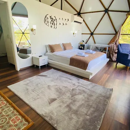 Phalesia Glamping Hotel *