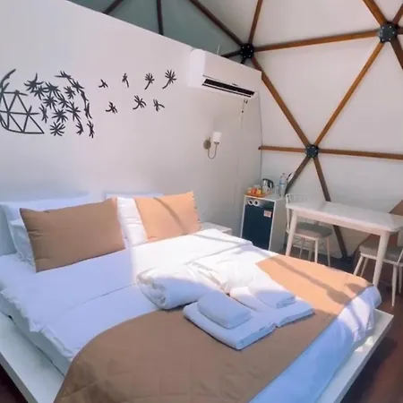 Hotel Phalesia Glamping