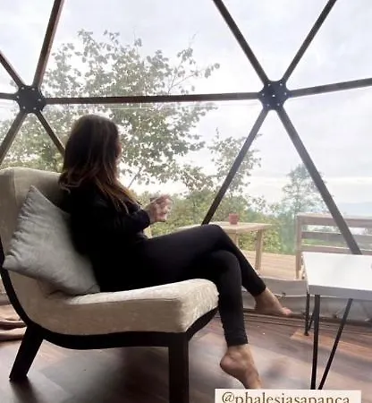 Phalesia Glamping Hotel