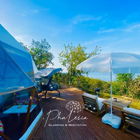 Hotel Phalesia Glamping