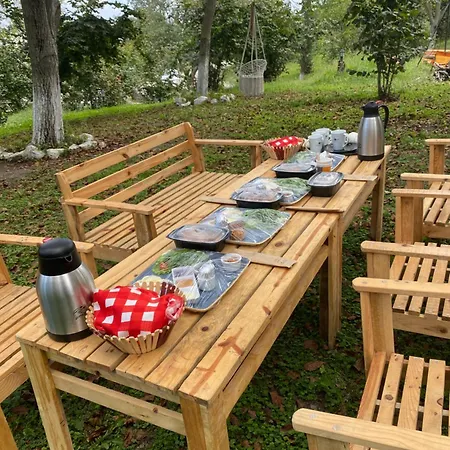 Phalesia Glamping *