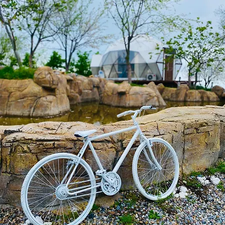 Phalesia Glamping