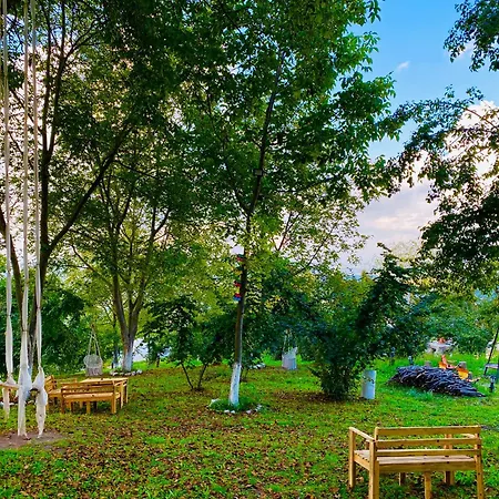 Phalesia Glamping