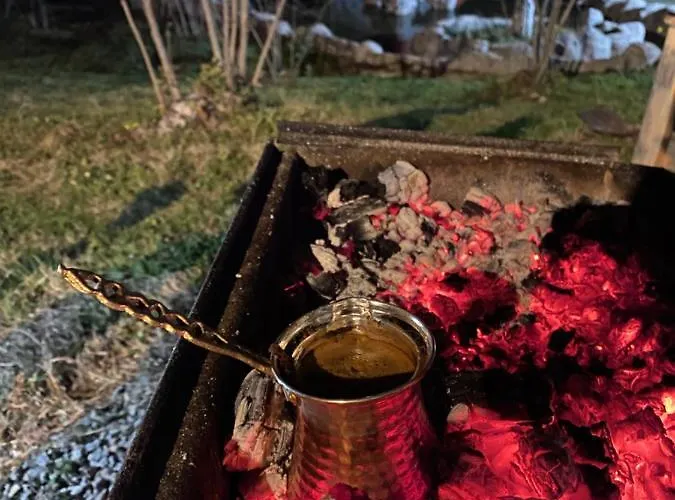 Phalesia Glamping מלון ספנג'ה