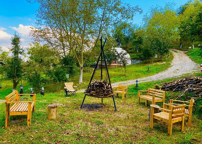 מלון Phalesia Glamping *