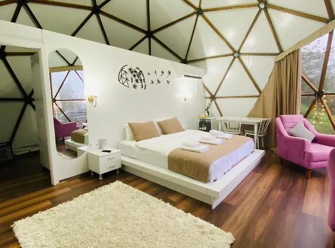 מלון Phalesia Glamping ספנג'ה