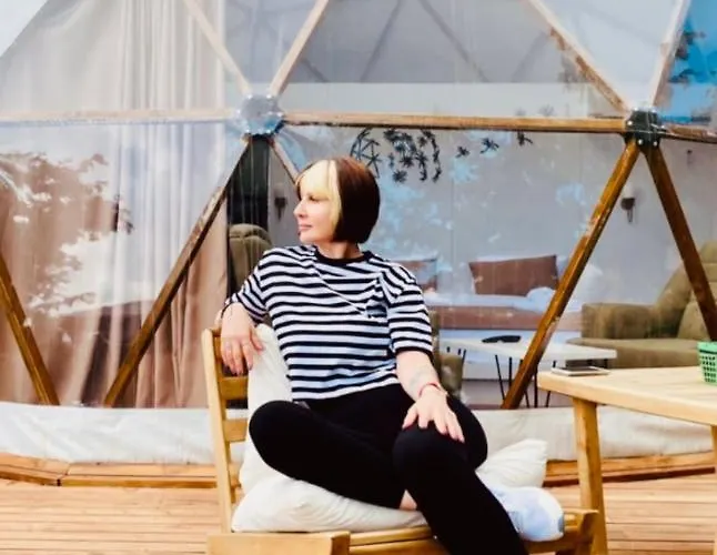 Phalesia Glamping מלון