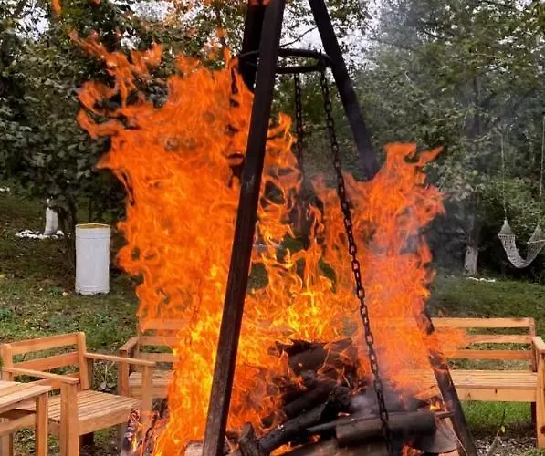 Phalesia Glamping מלון ספנג'ה