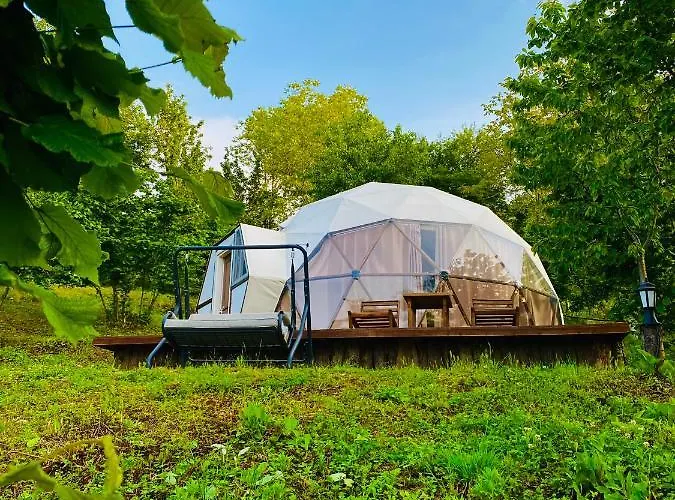 Phalesia Glamping ספנג'ה