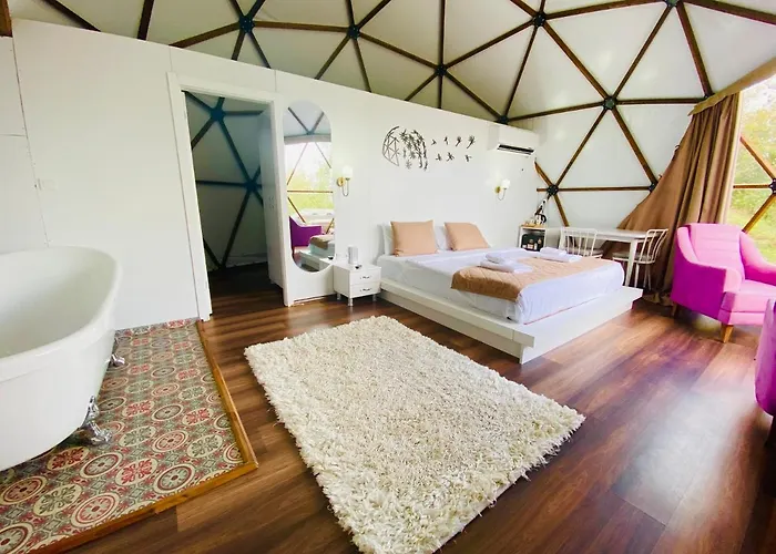 מלון Phalesia Glamping