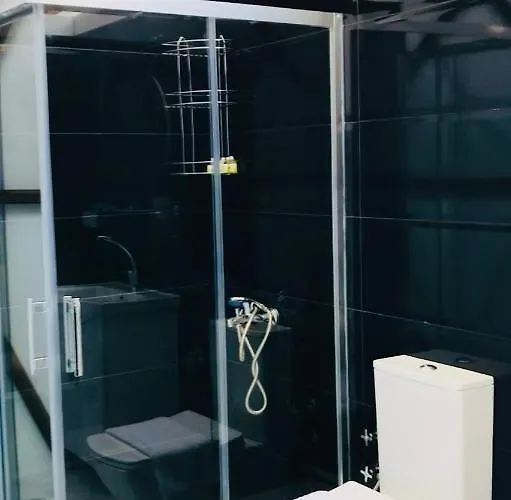 Phalesia Glamping ספנג'ה