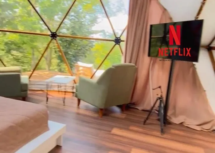 Phalesia Glamping ספנג'ה